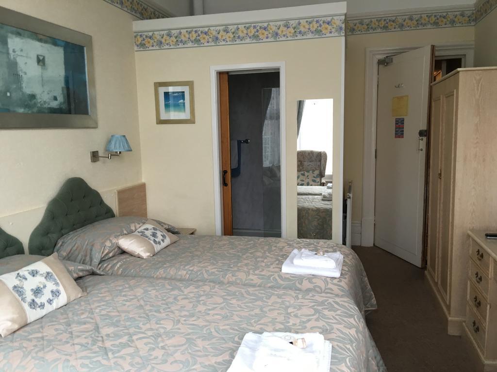 בורנמות' Hotel Riviera By The Sea מראה חיצוני תמונה
