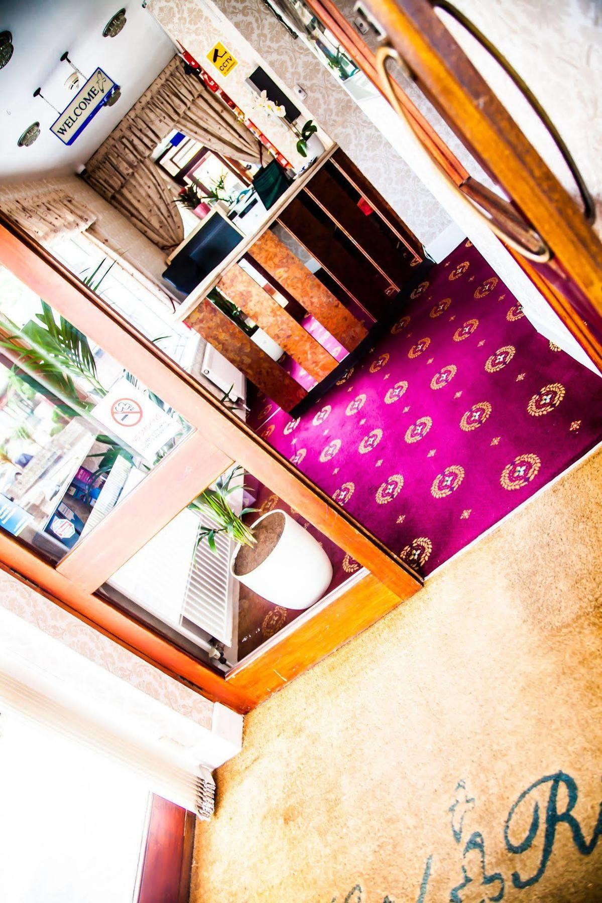בורנמות' Hotel Riviera By The Sea מראה חיצוני תמונה