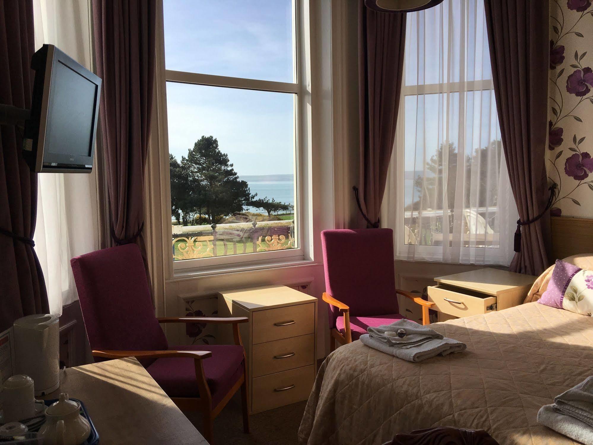 בורנמות' Hotel Riviera By The Sea מראה חיצוני תמונה